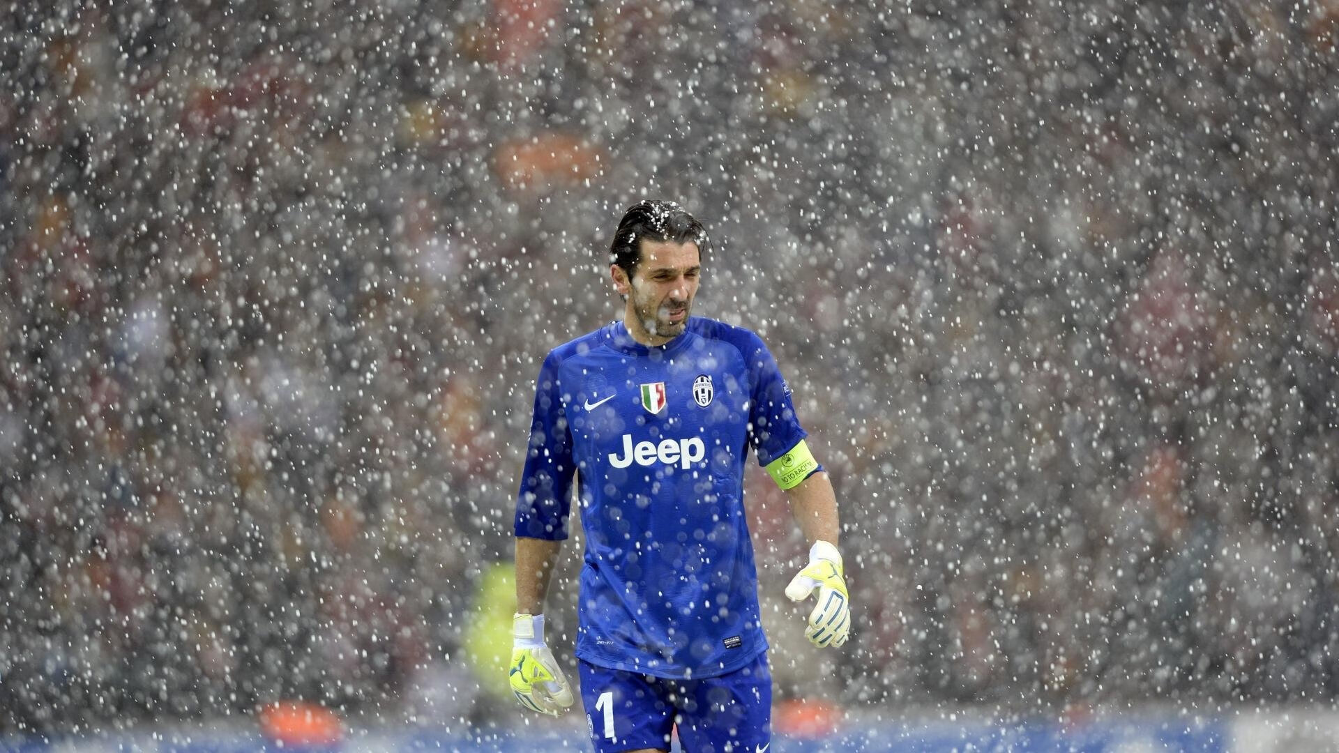 蓝白风暴席卷温布利，梅西领衔阿根廷完美战术演绎，3-0完胜尼日利亚问鼎欧冠之巅