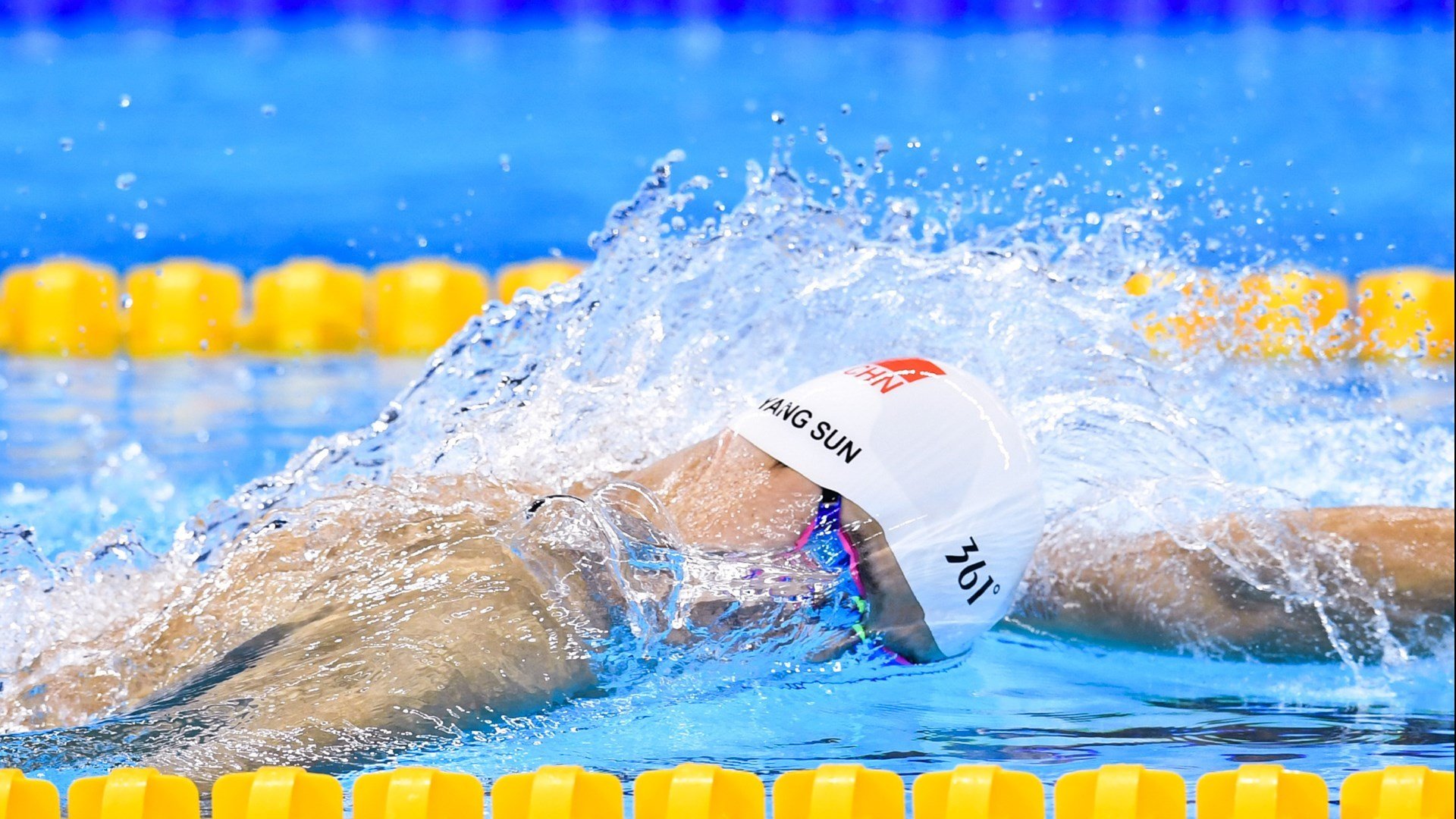 枫叶与蓝调的对决，格列兹曼，在世界的聚光灯下起舞