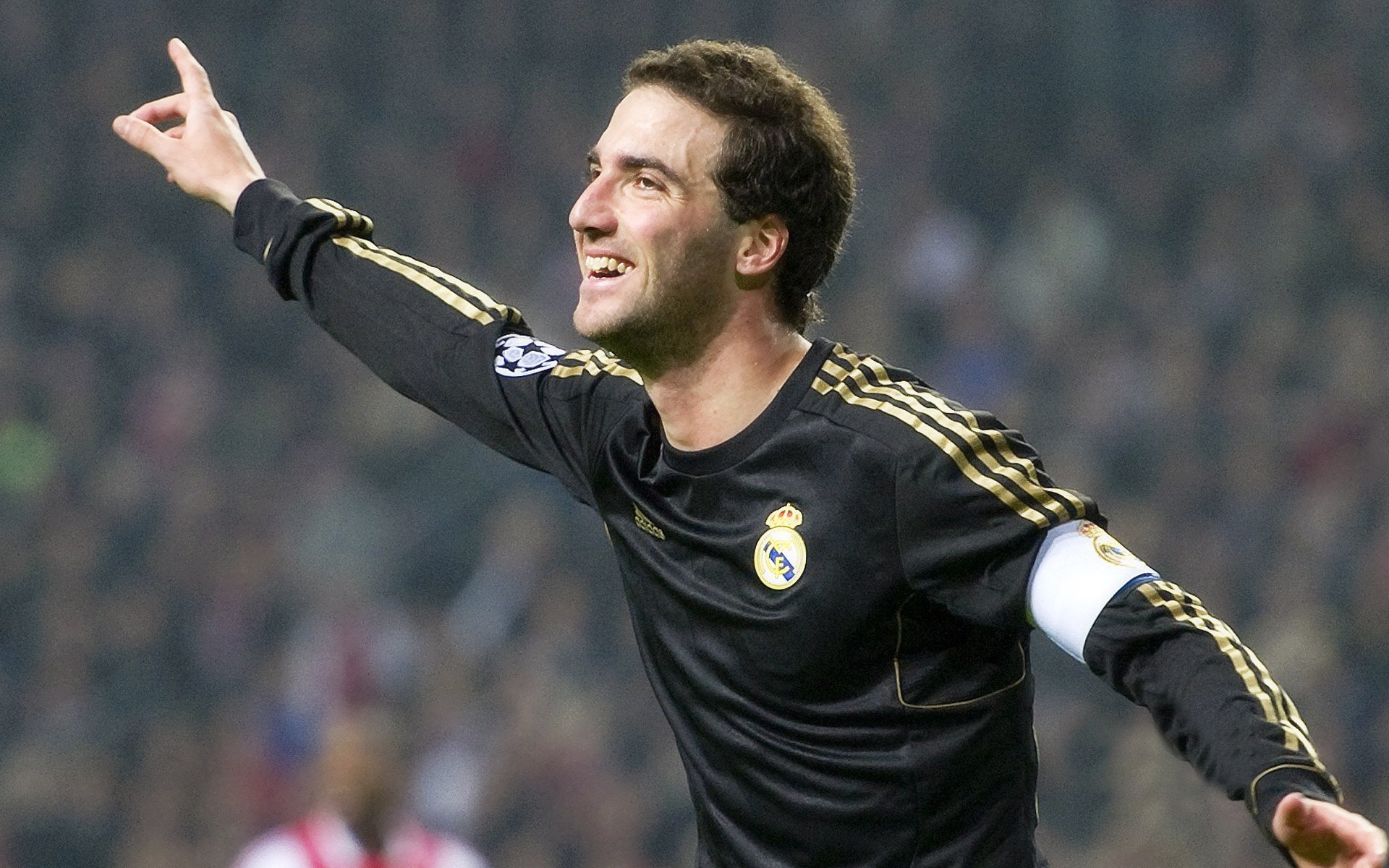 美加墨世界杯焦点战，拉齐奥斩落新西兰，战术革命如何重塑足球版图？