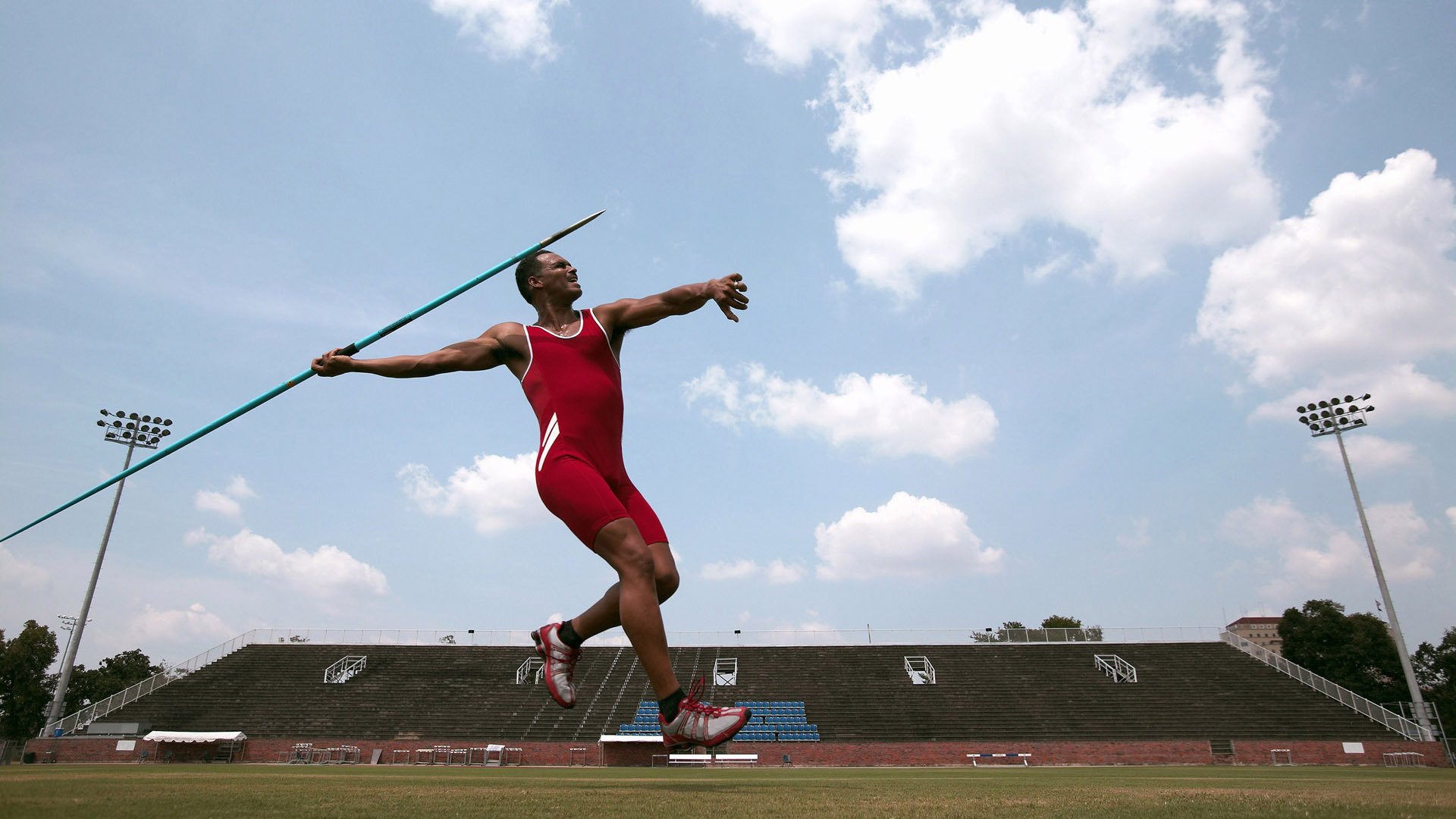 奥恰洛夫独舞维也纳，一场个人英雄主义与团队荣耀的鏖战